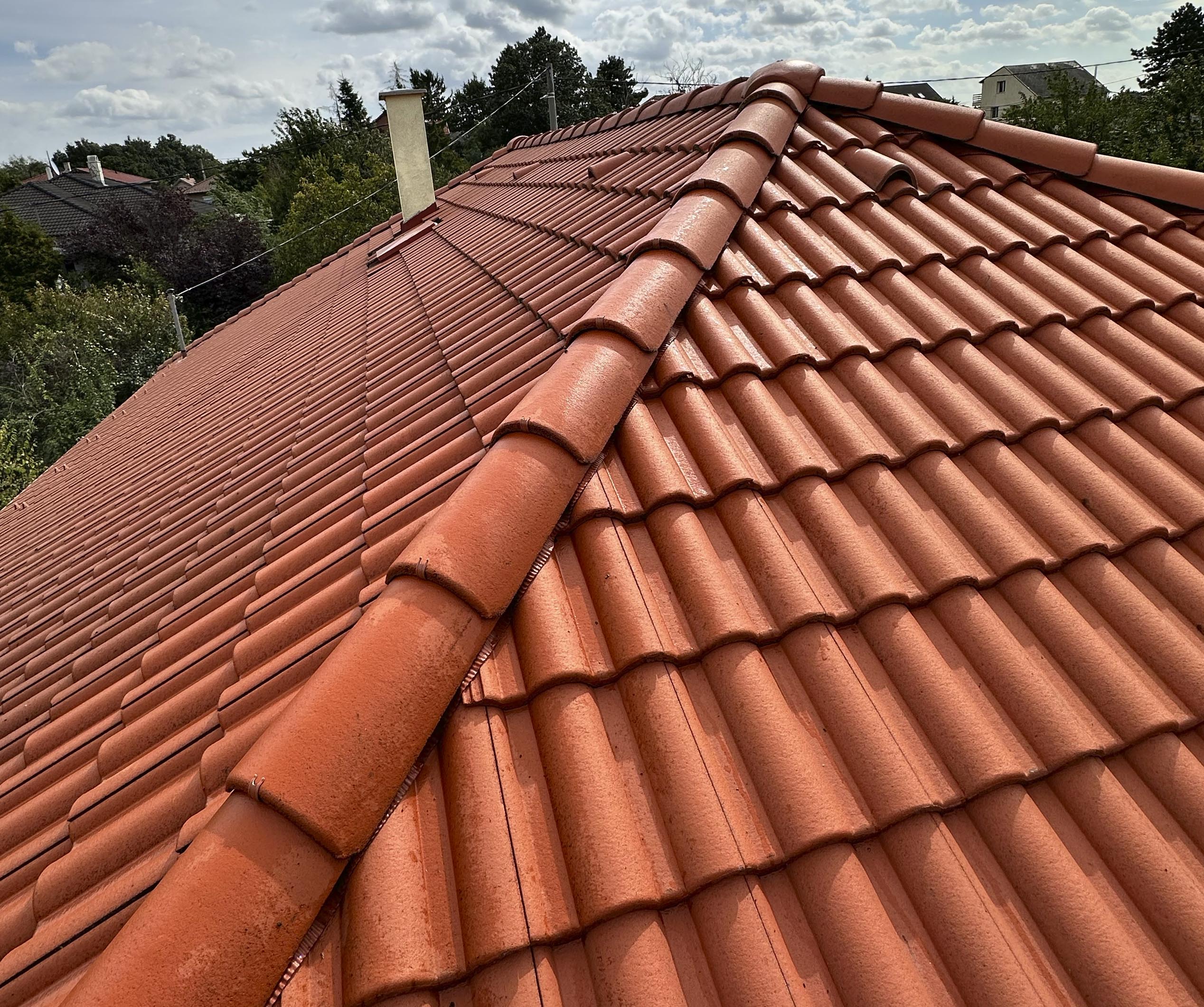 tetőtisztítás Komárom Komárom városában magasnyomású mosóval