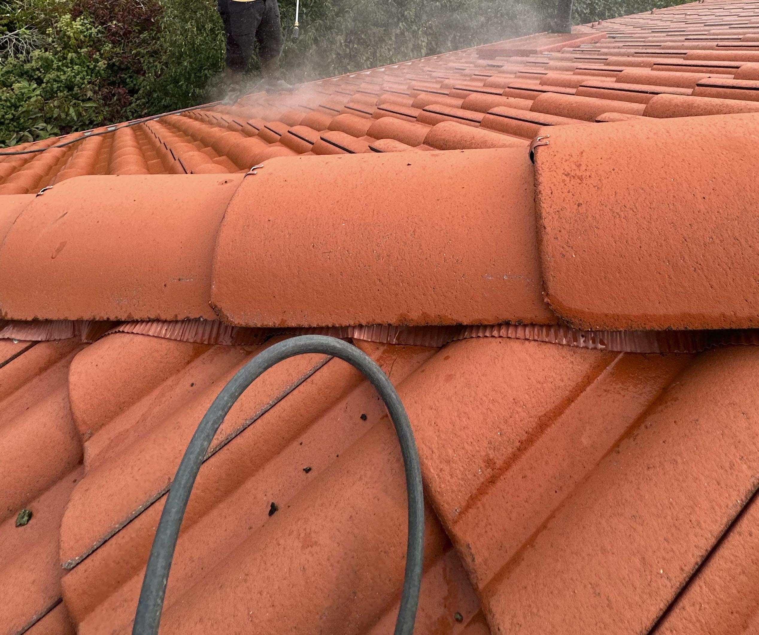 Professzionális tetőtisztítás Marcali tetőtisztítás Marcali Marcali városában magasnyomású mosóval