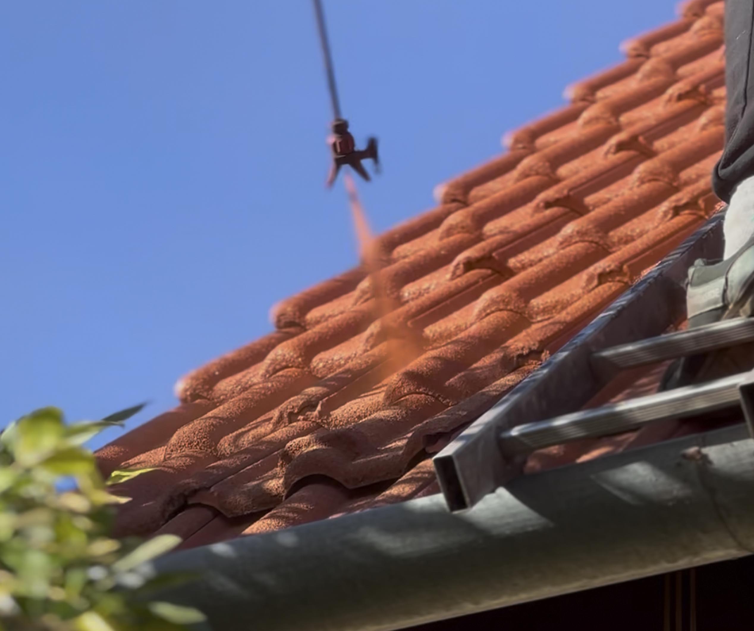 tetőtisztítás Martonvásár Martonvásár városában magasnyomású mosóval