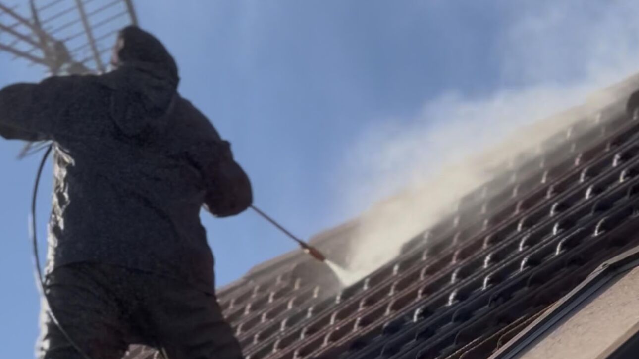 Tetőtisztítás árak Pannonhalma városában magasnyomású mosóval