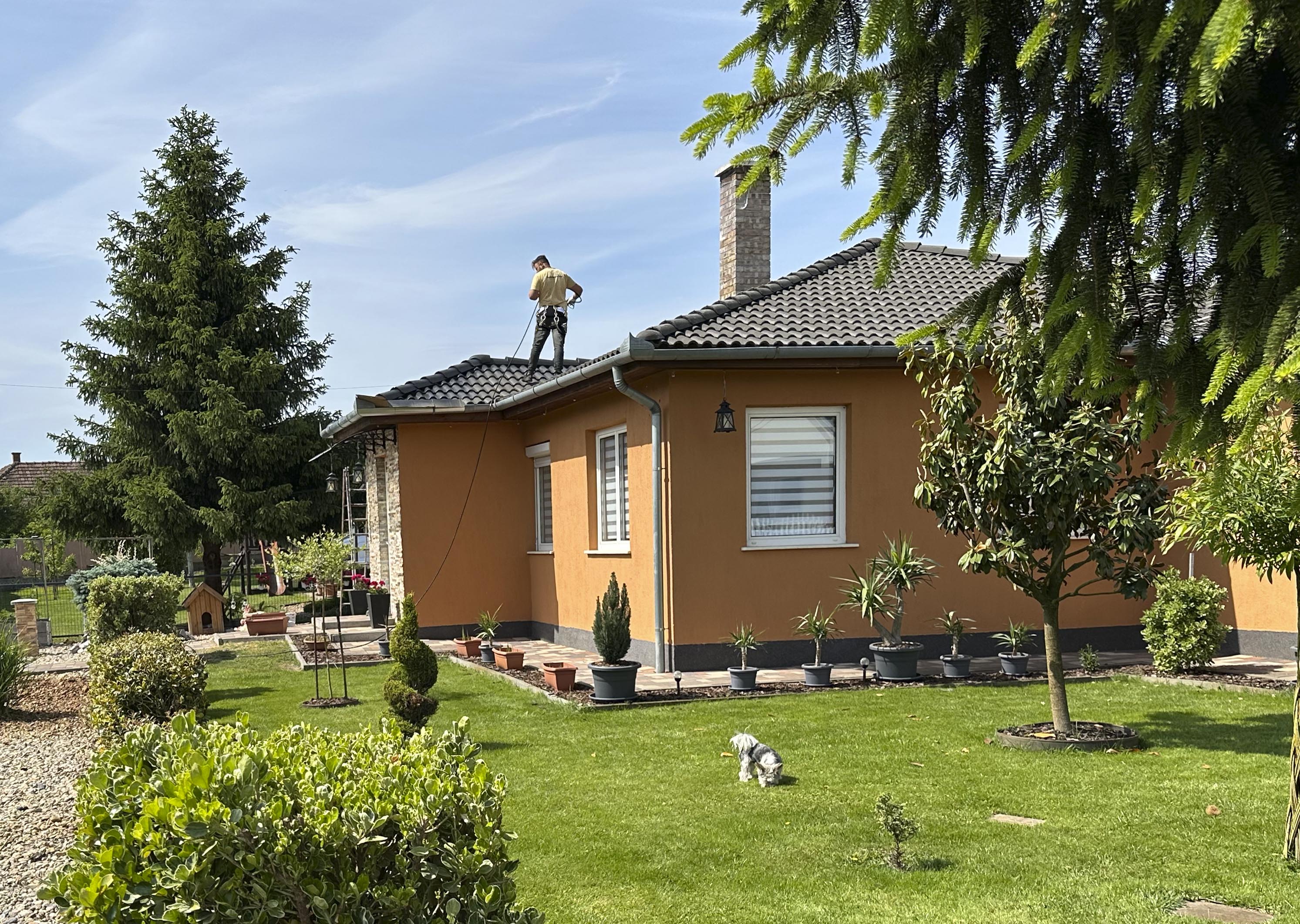 Professzionális tetőtisztítás Szerencs tetőtisztítás Szerencs Szerencs városában magasnyomású mosóval