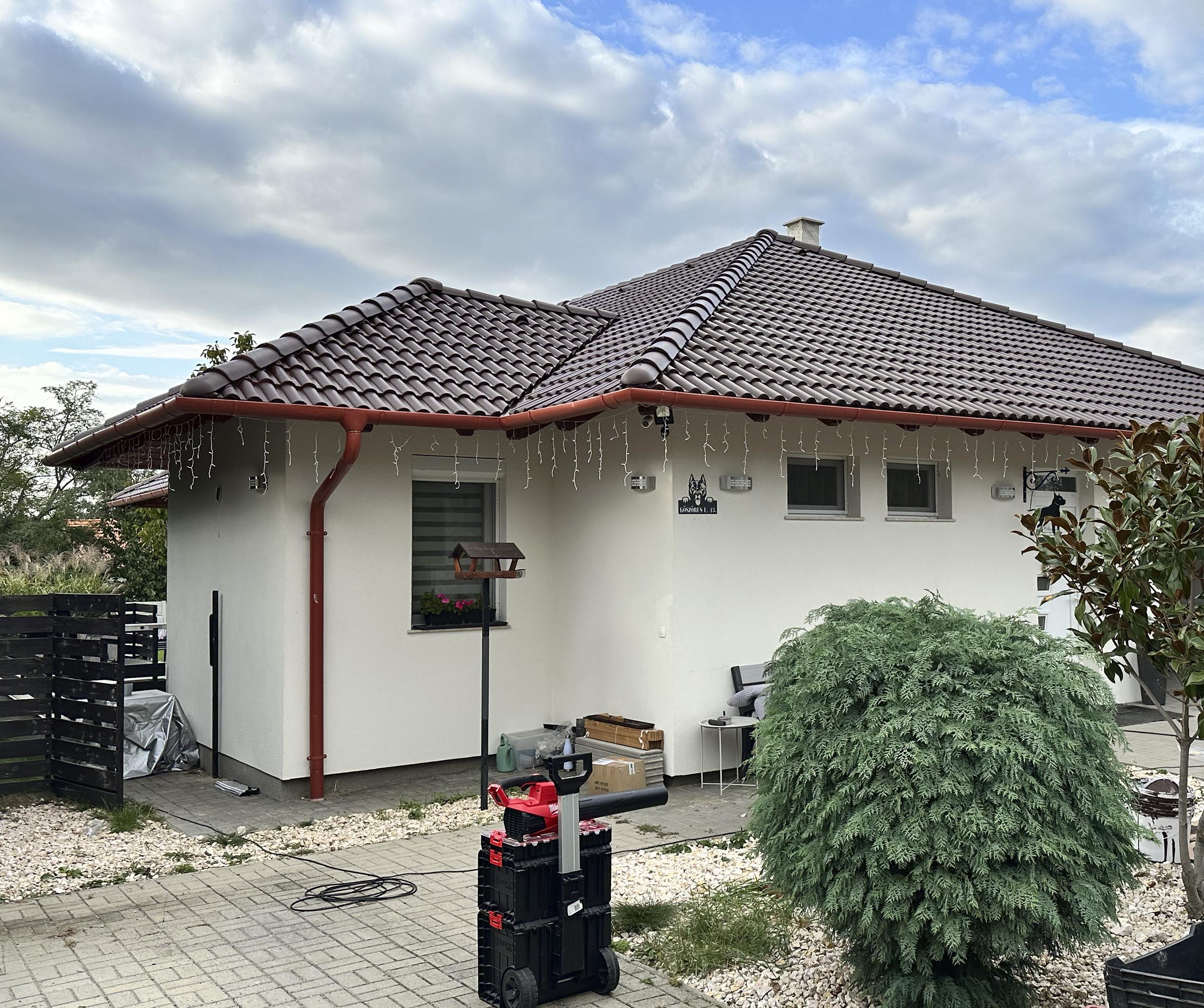 Professzionális tetőtisztítás Vasvár tetőtisztítás Vasvár Vasvár városában magasnyomású mosóval